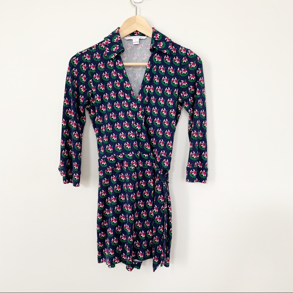DVF Celeste 100% Silk Jersey Wrap Romper floral - Picture 3 of 10